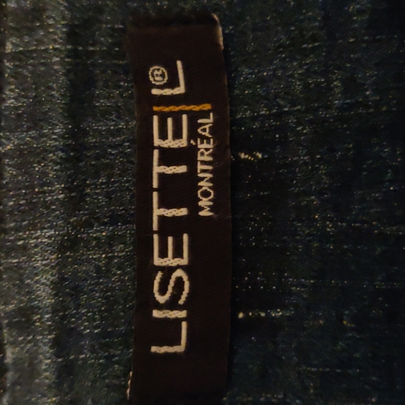 Pull up jeans. Front and back pockets. Design on both legs. Nice raw hem. - Picture 4 of 6